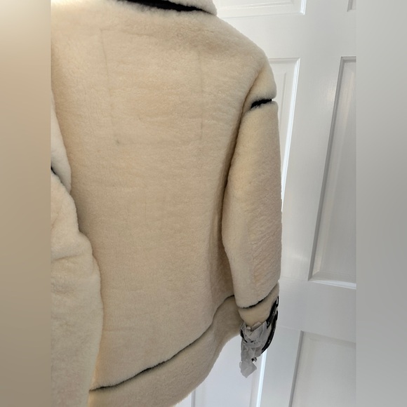 Moose Knuckles Golden Prairie Sheepskin Jacket - Picture 9 of 12